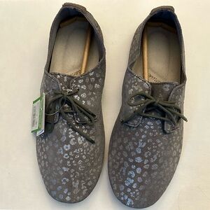 Sanuk Bianca Lux Leopard Lace-Up Shoes Gray & Silver Casual Shoes Size 8